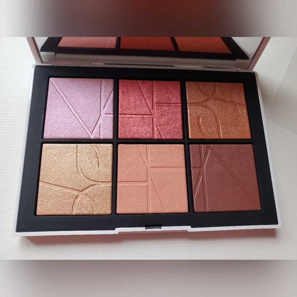 Nars All That Glitters Light Reflecting Cheek Palette - Picture 7 of 10